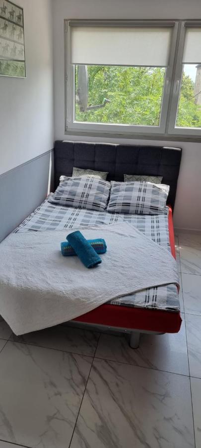 Night Host Robotnicza Apartamento Breslavia Exterior foto